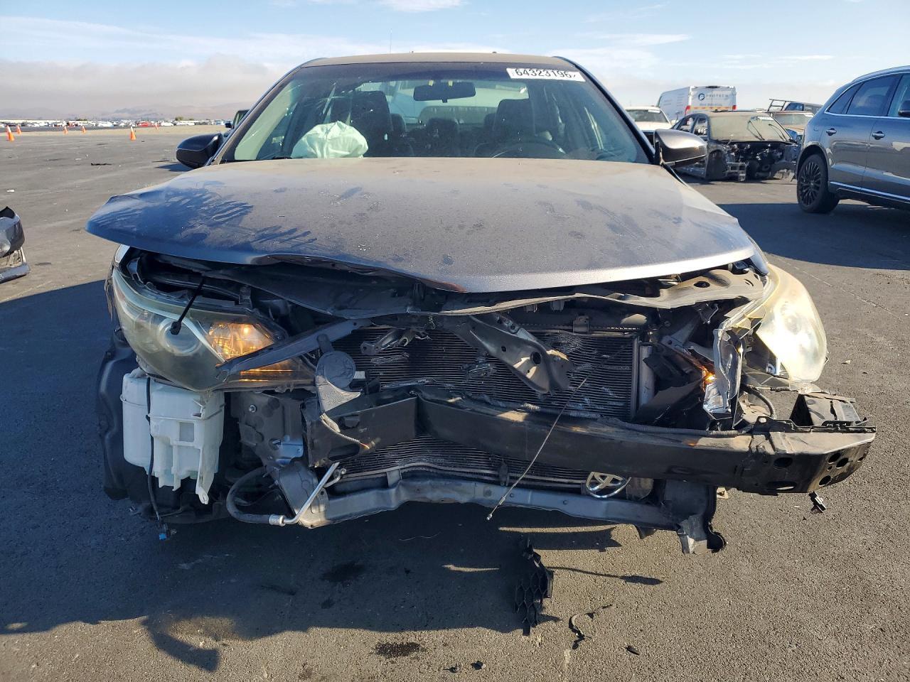 2014 TOYOTA CAMRY SE — Фото 5 из 13