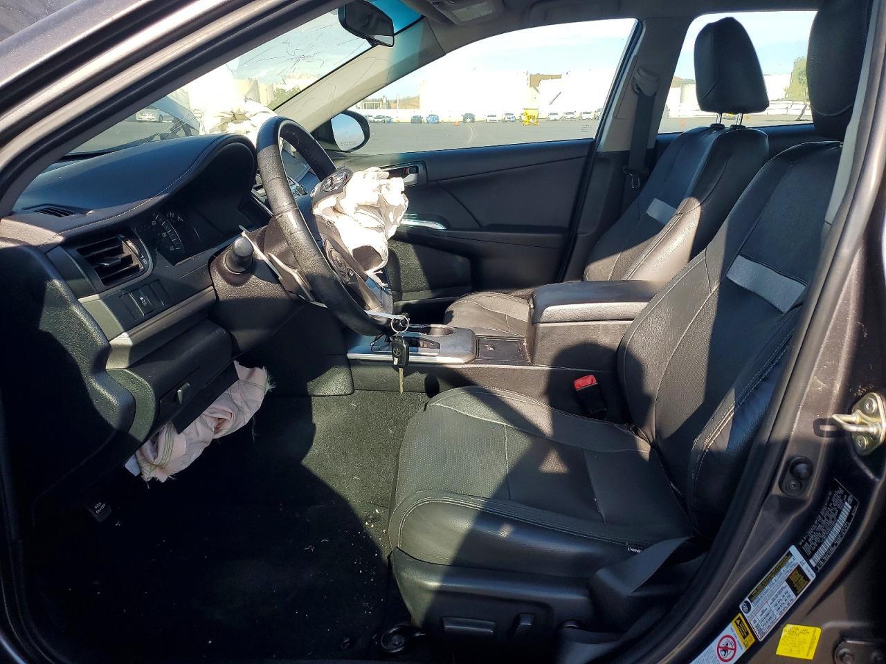 2014 TOYOTA CAMRY SE — Фото 7 из 13