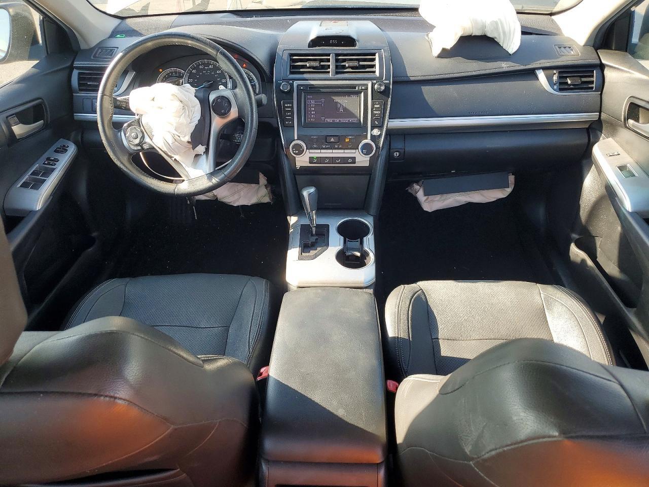 2014 TOYOTA CAMRY SE — Фото 8 из 13
