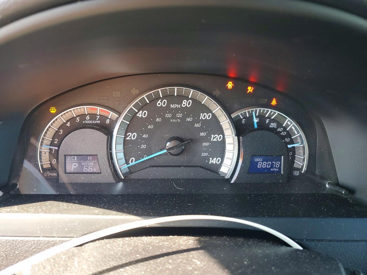 2014 TOYOTA CAMRY SE — Фото 9 из 13