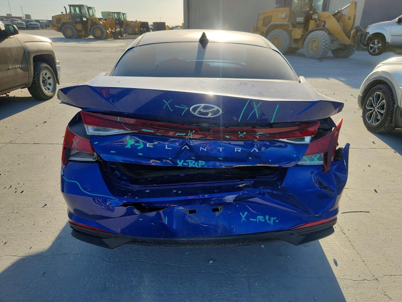 2022 HYUNDAI ELANTRA SEL — Фото 6 из 13