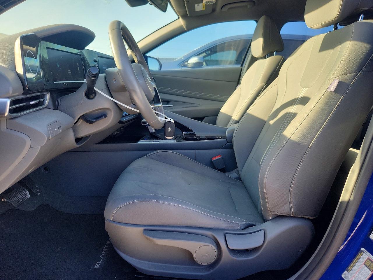2022 HYUNDAI ELANTRA SEL — Фото 7 из 13