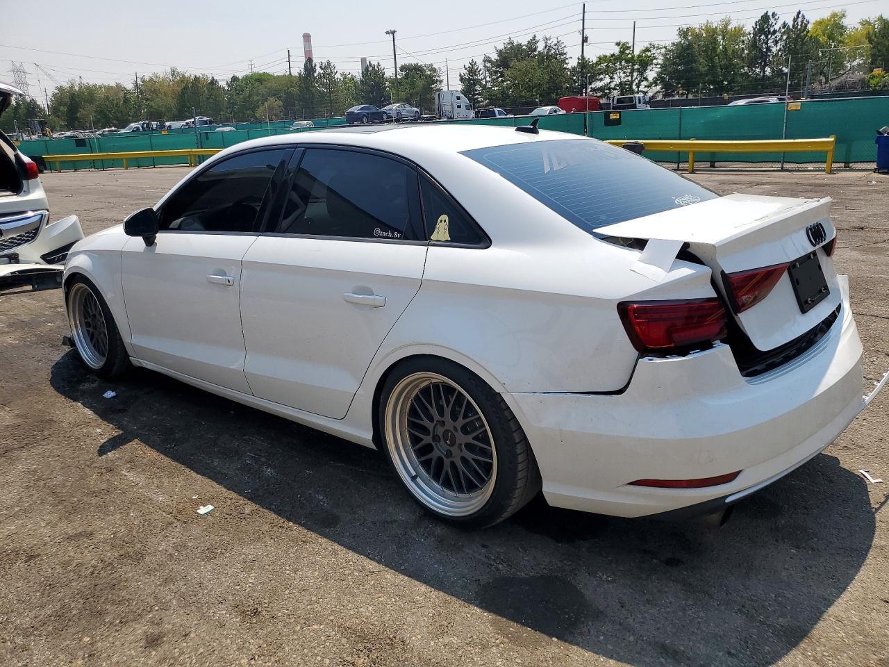 WAUB8GFFXJ1047633 2018 AUDI A3 photo no. 2