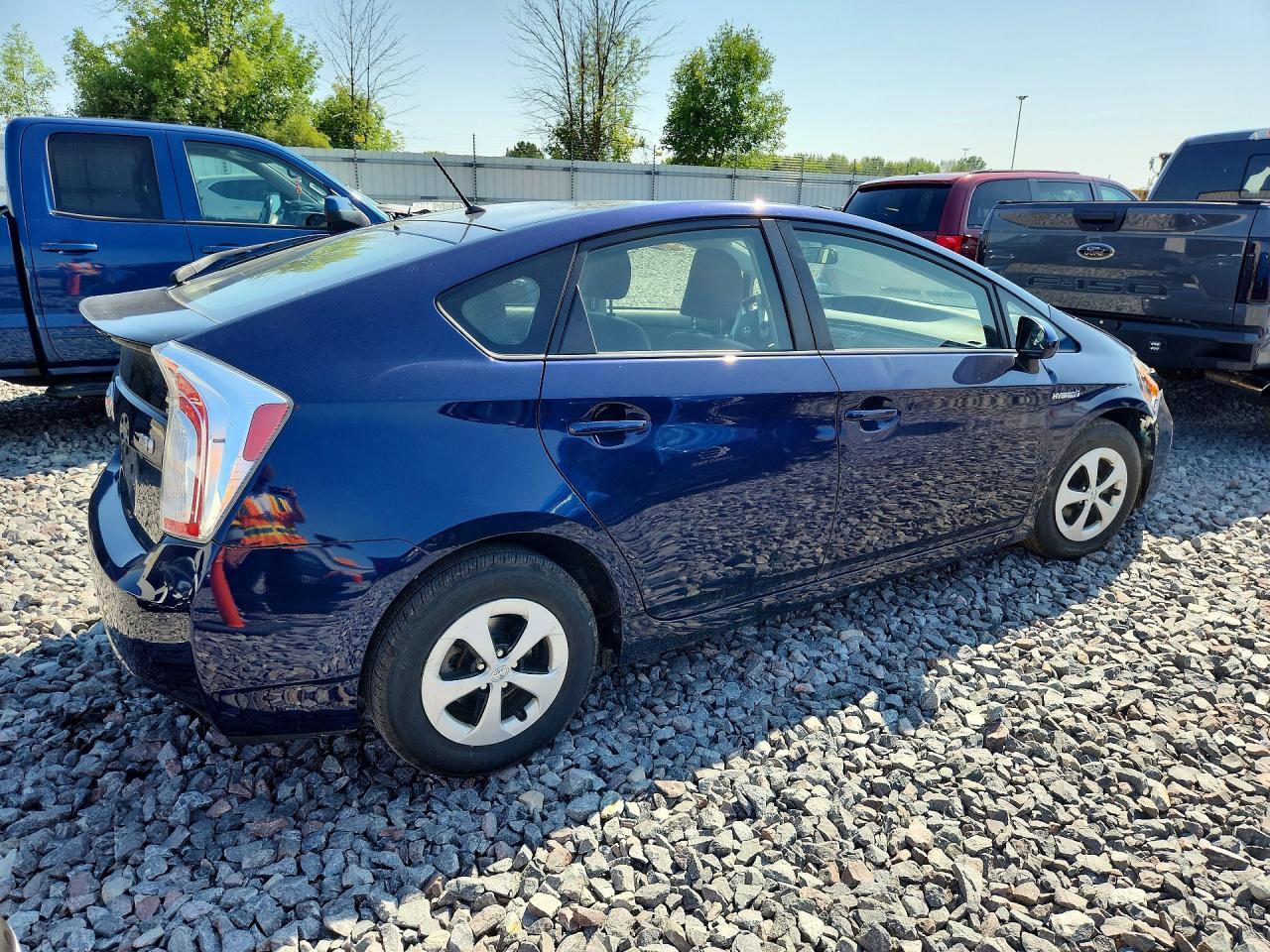 2014 TOYOTA PRIUS TWO — Фото 3 из 12