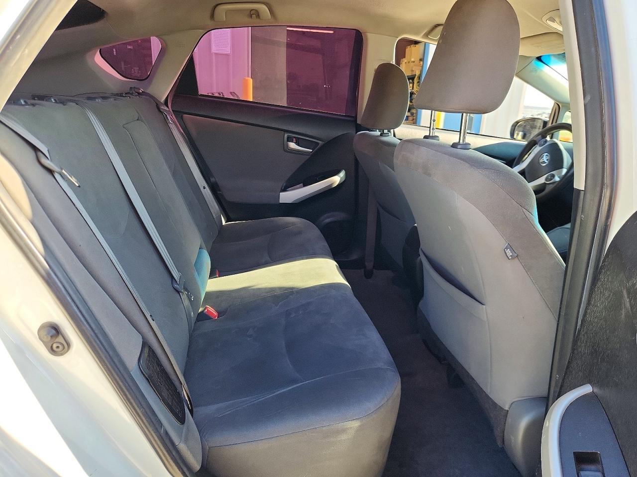 2014 TOYOTA PRIUS — Фото 10 из 12