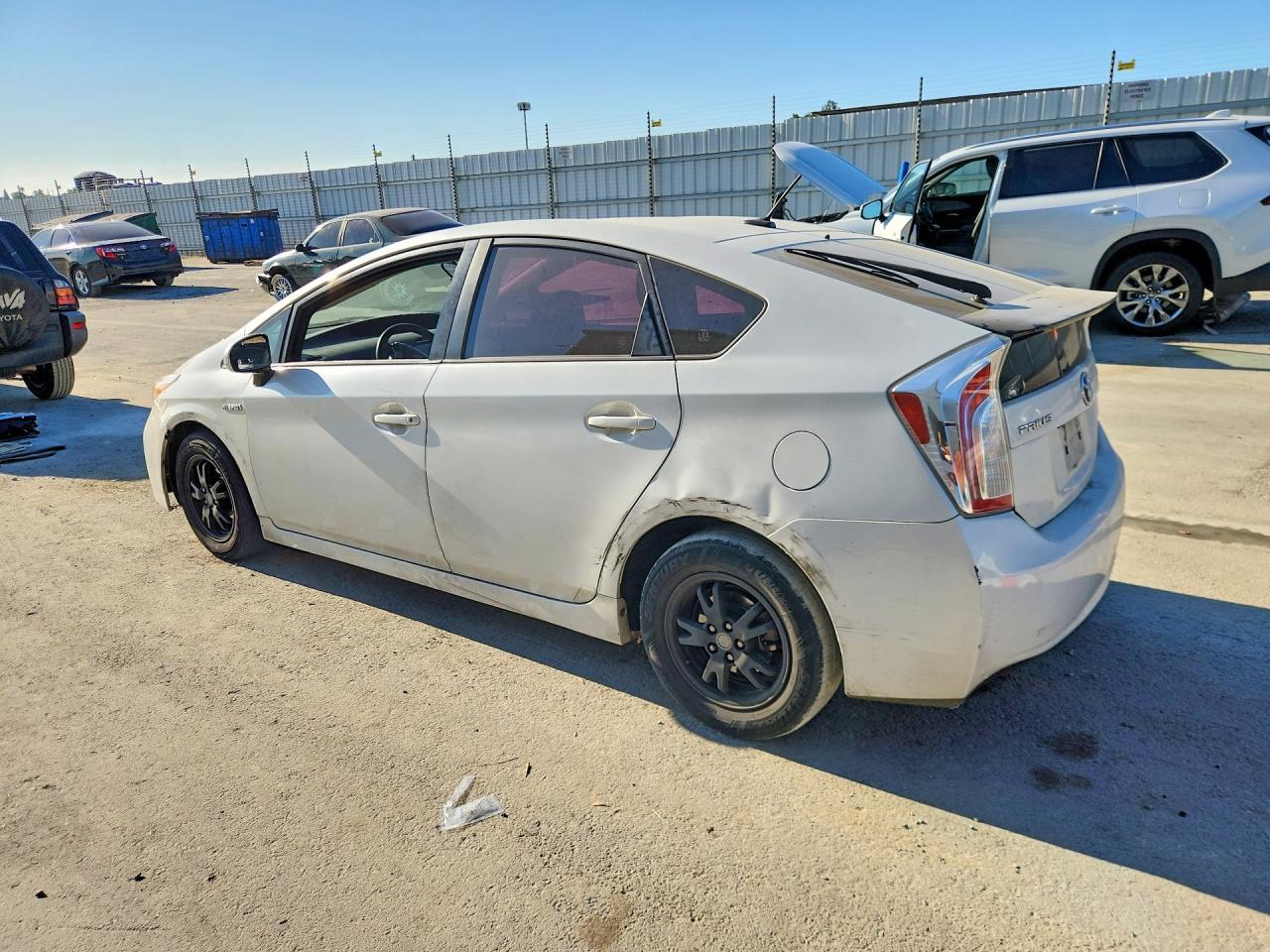 2014 TOYOTA PRIUS — Фото 2 из 12