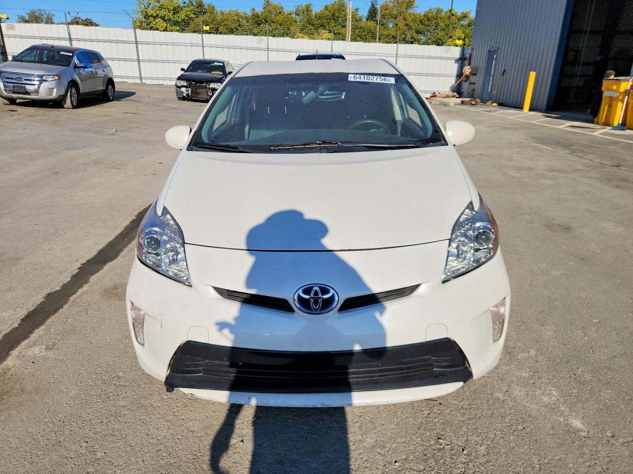2014 TOYOTA PRIUS — Фото 5 из 12