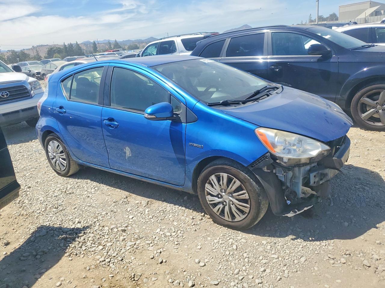 JTDKDTB33E1559985 2014 TOYOTA PRIUS C photo no. 4