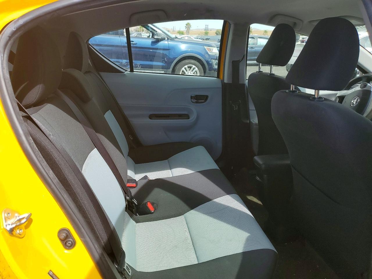 2014 TOYOTA PRIUS C THREE — Фото 10 из 12