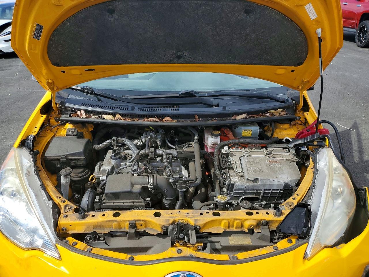 2014 TOYOTA PRIUS C THREE — Фото 11 из 12