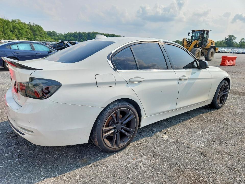 2018 BMW 330 XI — Фото 3 из 12
