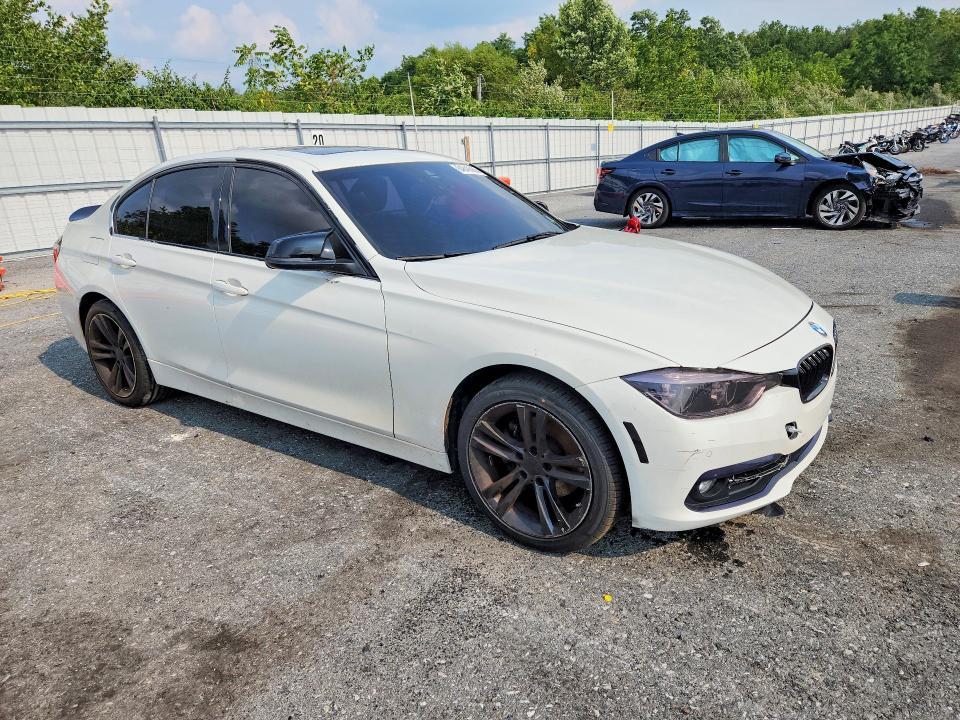 2018 BMW 330 XI — Фото 4 из 12