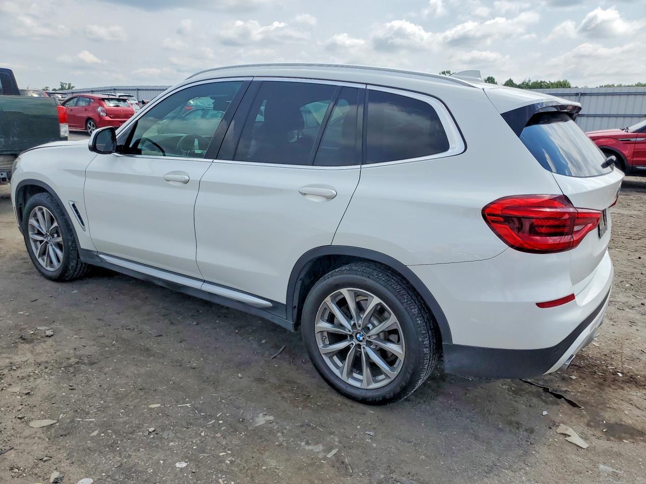 5UXTR9C54JLC72650 2018 BMW X3 photo no. 2