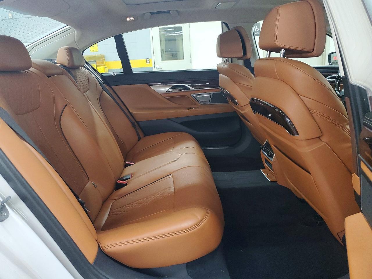 WBA7E2C53JG743146 2018 BMW 740 photo no. 10