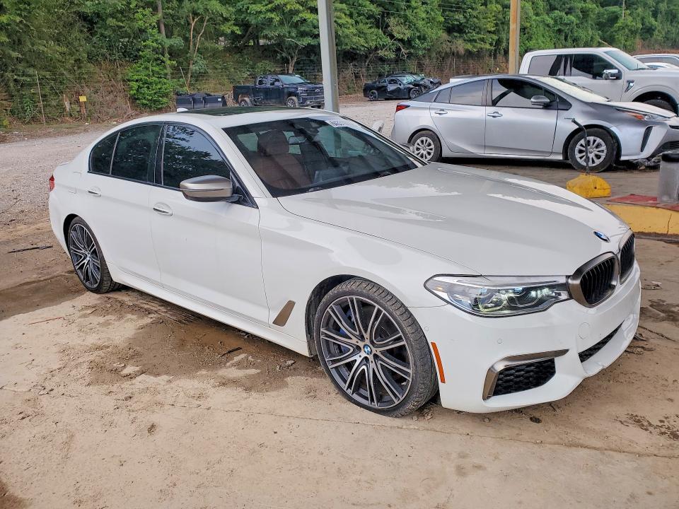2018 BMW M550XI — Фото 4 из 12