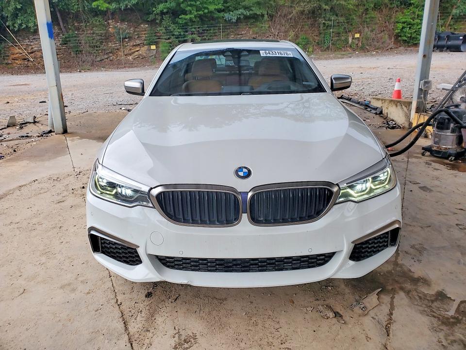 2018 BMW M550XI — Фото 5 из 12