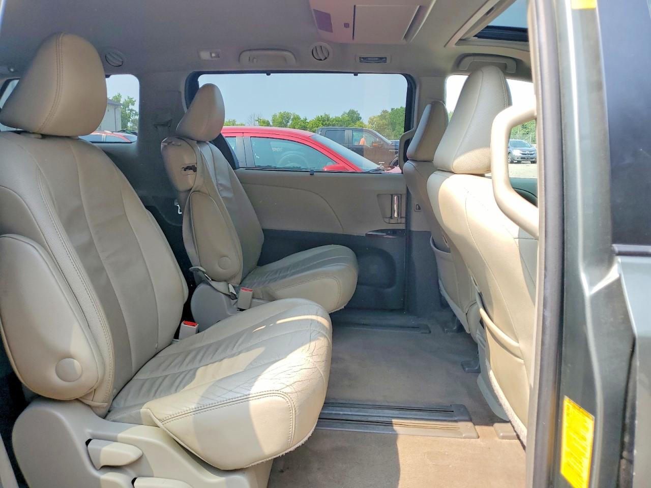 2014 TOYOTA SIENNA XLE 8-PASSENGER — Фото 11 из 13
