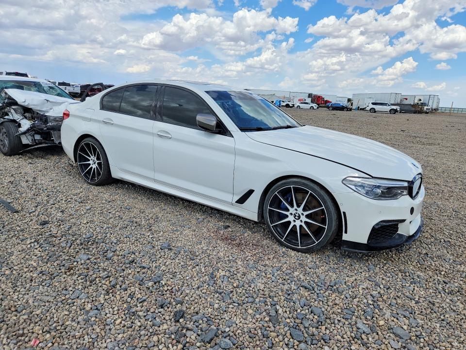 2018 BMW M550XI — Фото 4 из 12