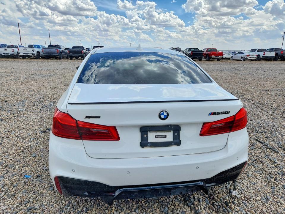 2018 BMW M550XI — Фото 6 из 12