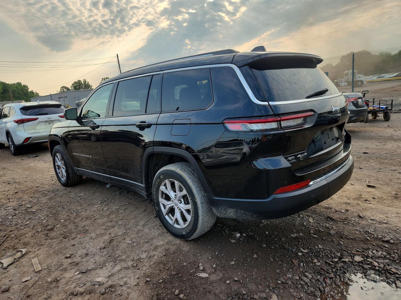 2022 JEEP GRAND CHEROKEE L LIMITED — Фото 2 из 13