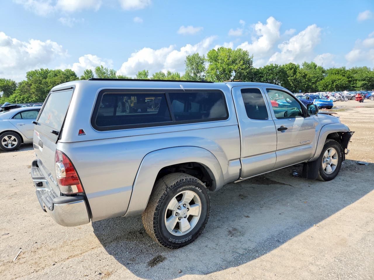 2014 TOYOTA TACOMA V6 — Фото 3 из 12