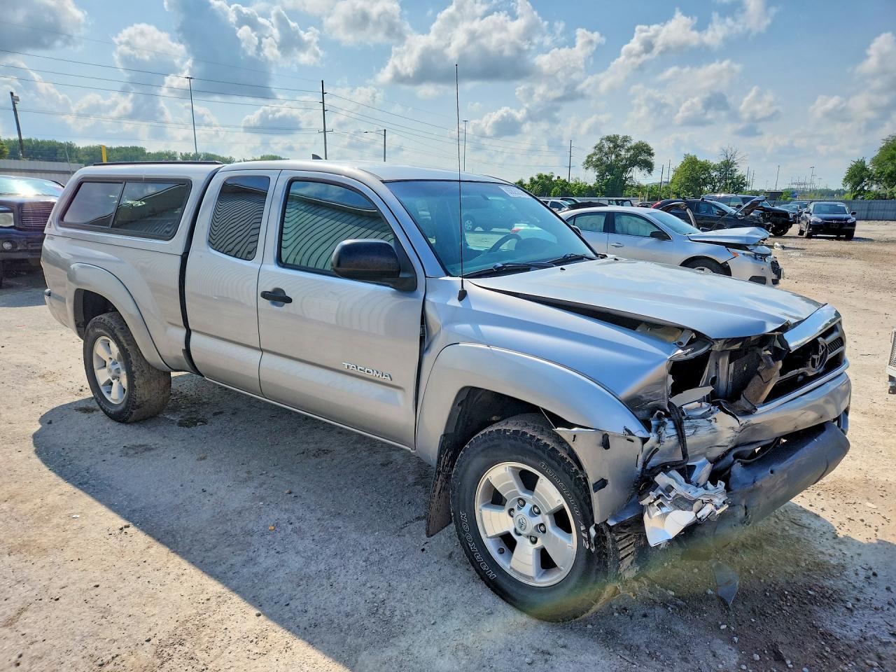 2014 TOYOTA TACOMA V6 — Фото 4 из 12