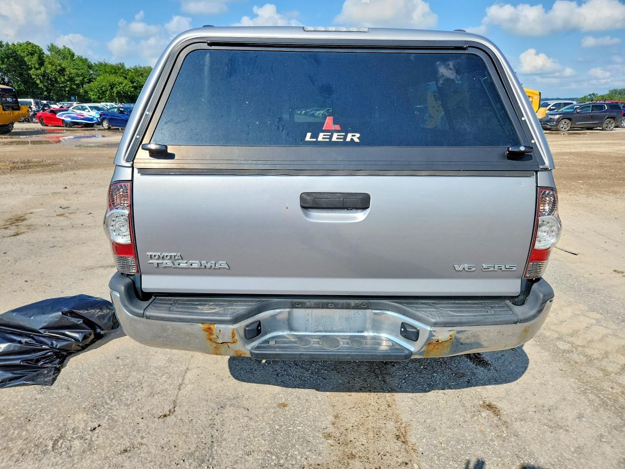 2014 TOYOTA TACOMA V6 — Фото 6 из 12