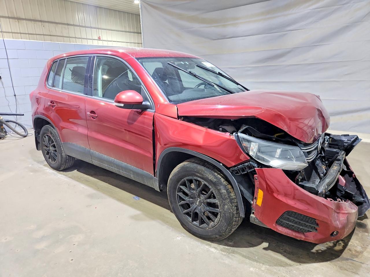 2014 VOLKSWAGEN TIGUAN S — Фото 4 из 13