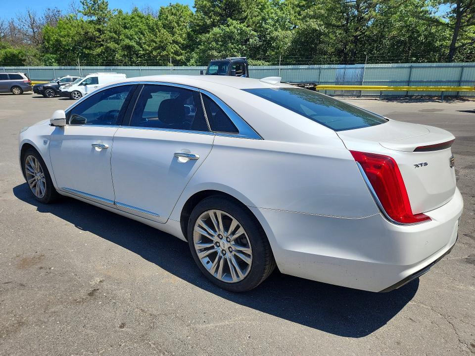2018 CADILLAC XTS LUXURY — Фото 2 из 12