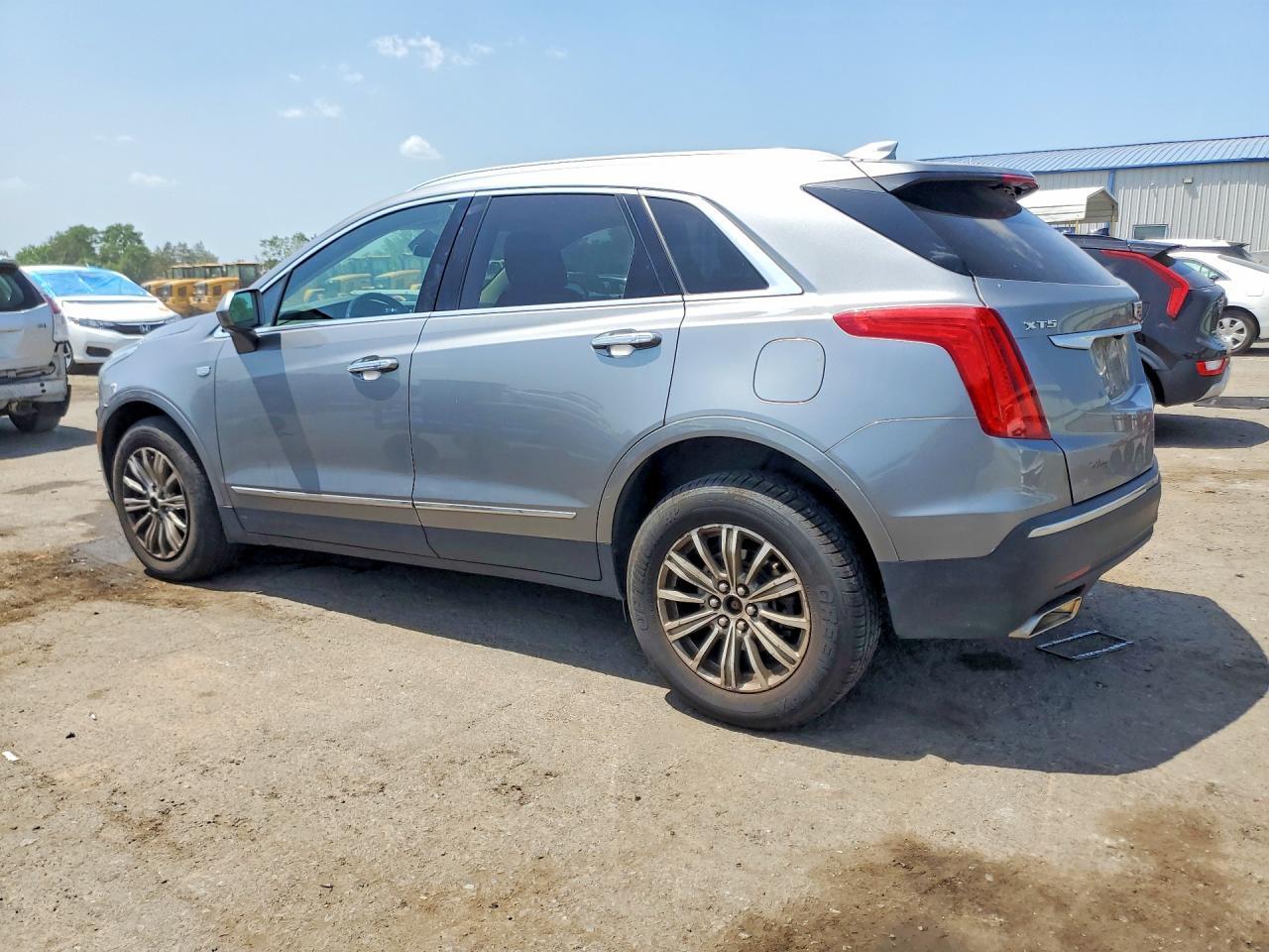 2018 CADILLAC XT5 LUXURY — Фото 2 из 12