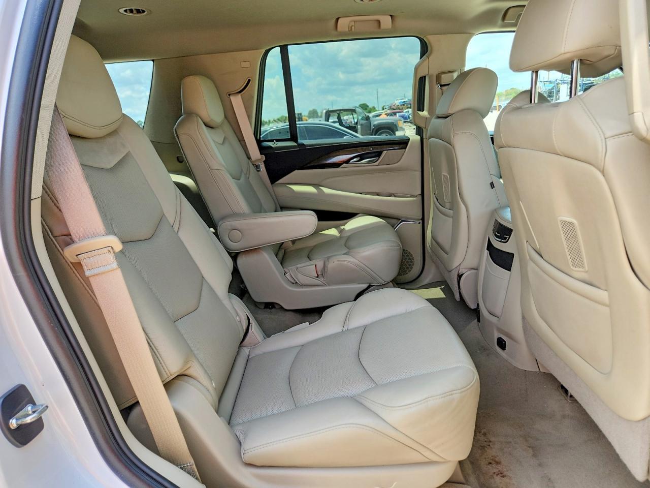 2018 CADILLAC ESCALADE — Фото 11 из 13