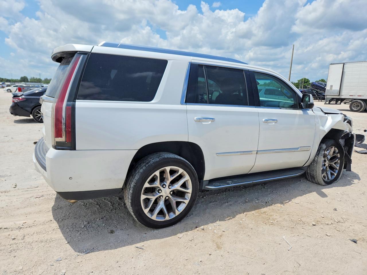2018 CADILLAC ESCALADE — Фото 3 из 13