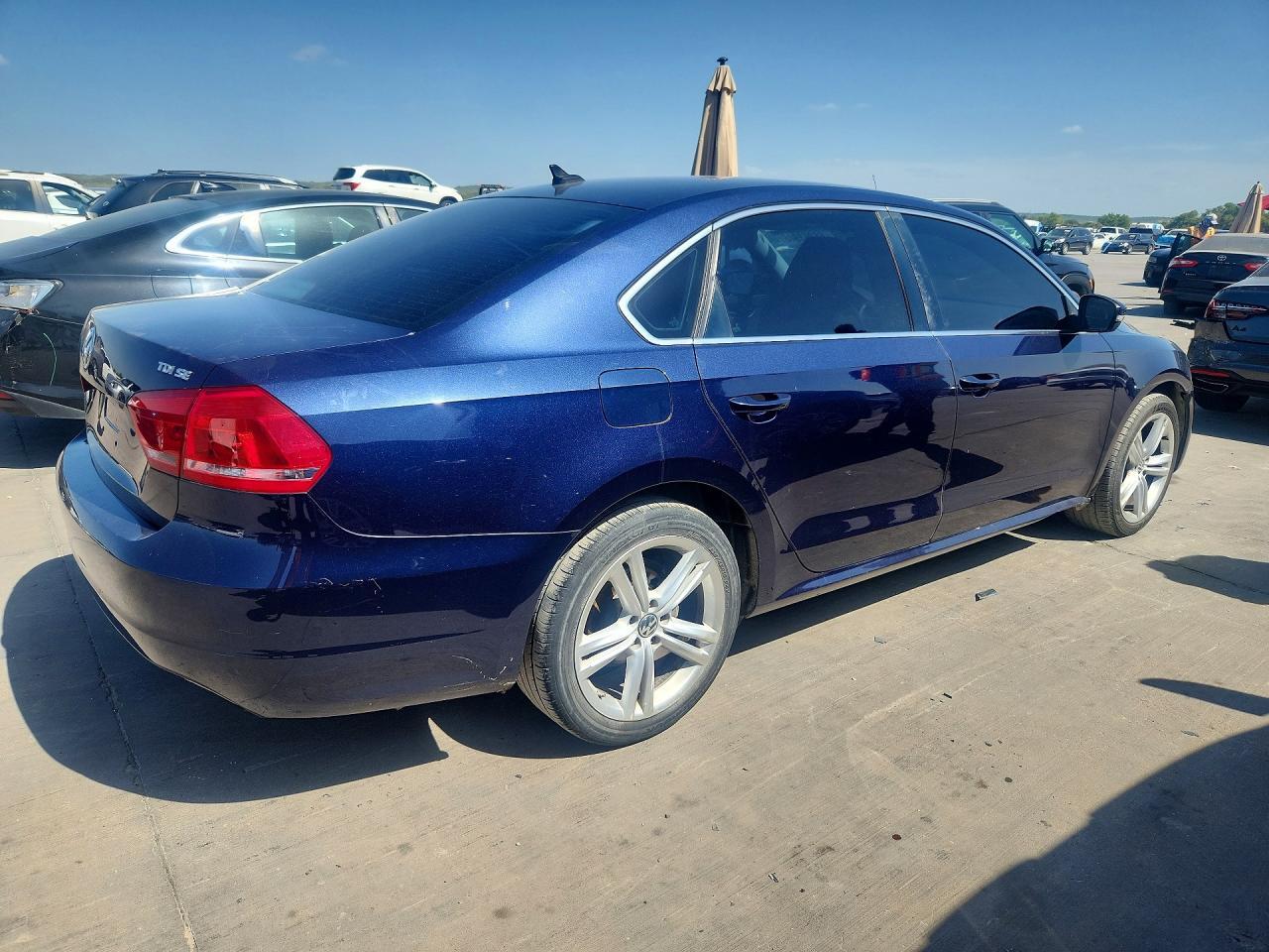 2014 VOLKSWAGEN PASSAT SE — Фото 3 из 12