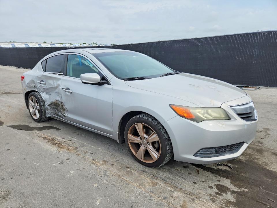 2015 ACURA ILX 20 — Фото 4 из 14