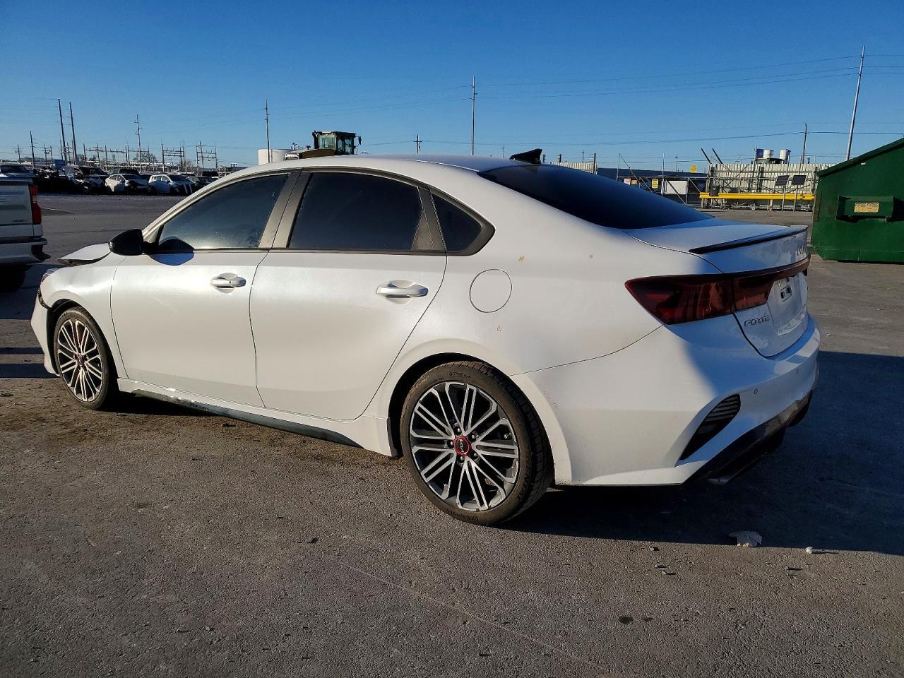 2022 KIA FORTE GT — Фото 2 из 12