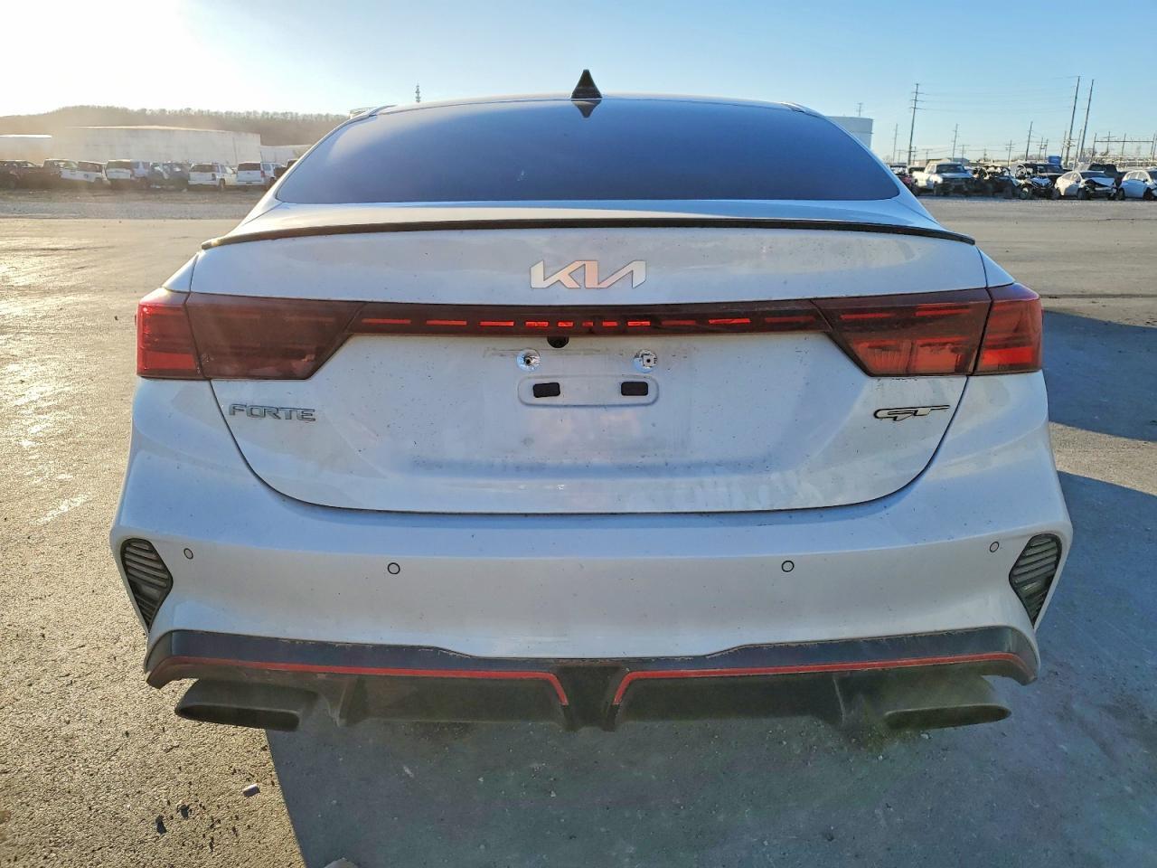 2022 KIA FORTE GT — Фото 6 из 12