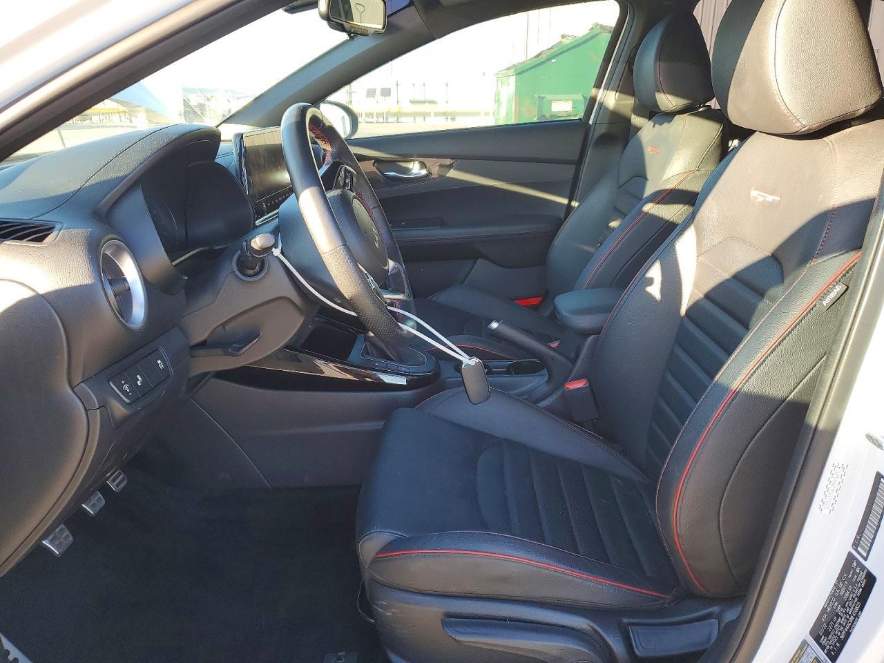2022 KIA FORTE GT — Фото 7 из 12