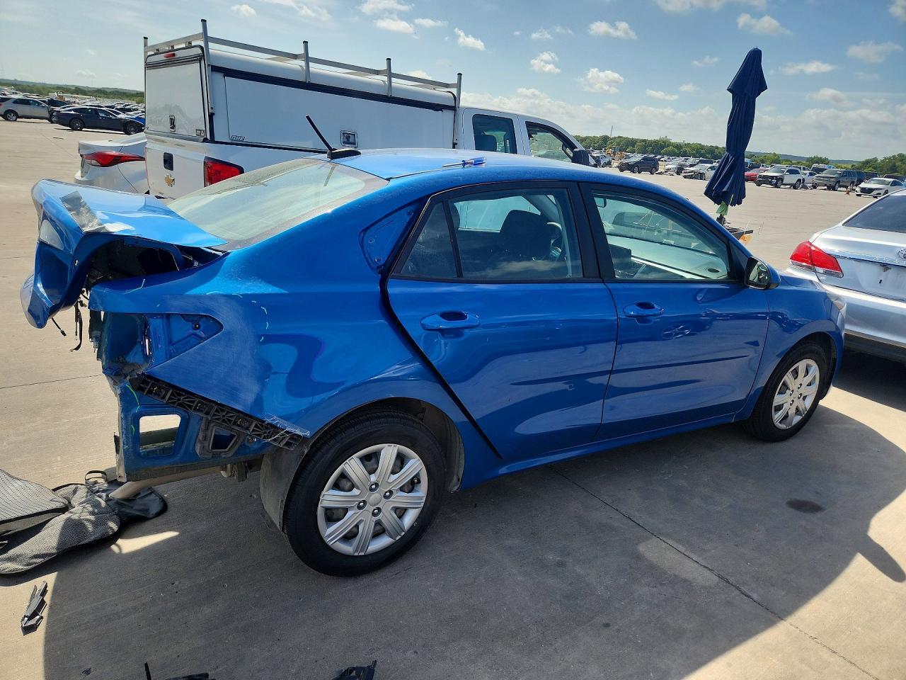 2022 KIA RIO S — Фото 3 из 13
