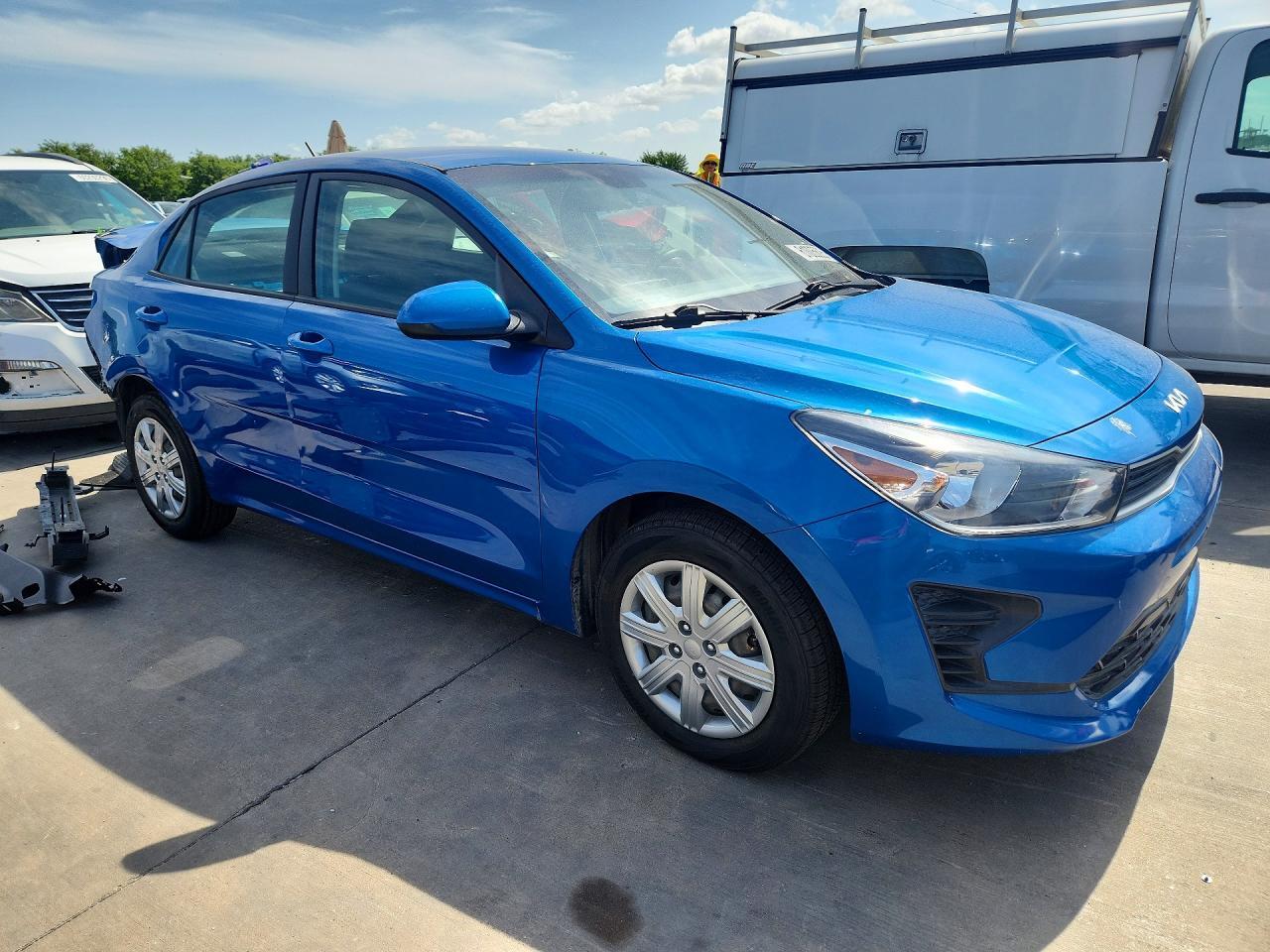 2022 KIA RIO S — Фото 4 из 13