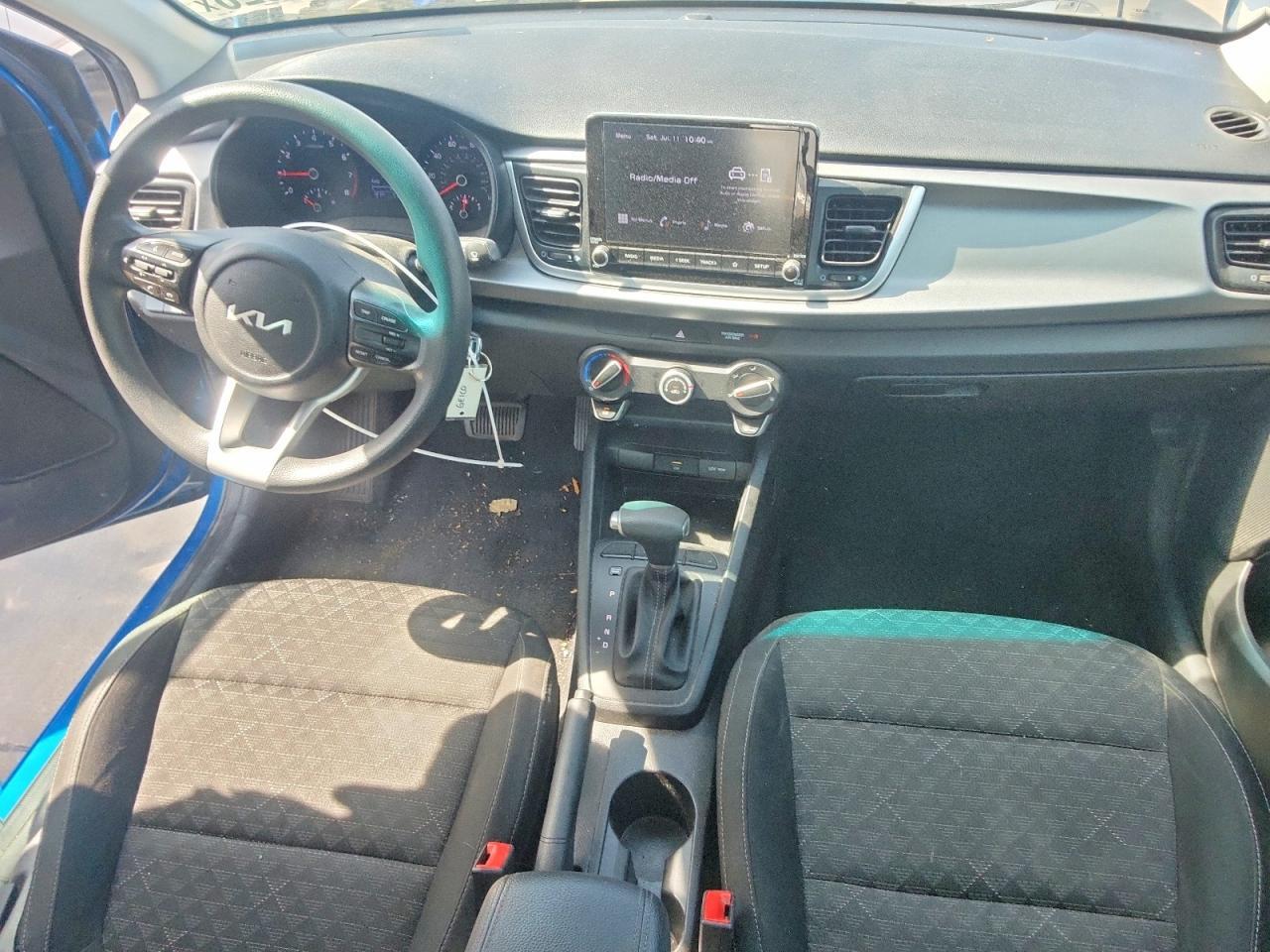 2022 KIA RIO S — Фото 8 из 13