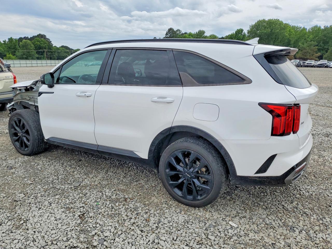 5XYRKDLF3NG154910 2022 KIA SORENTO photo no. 2