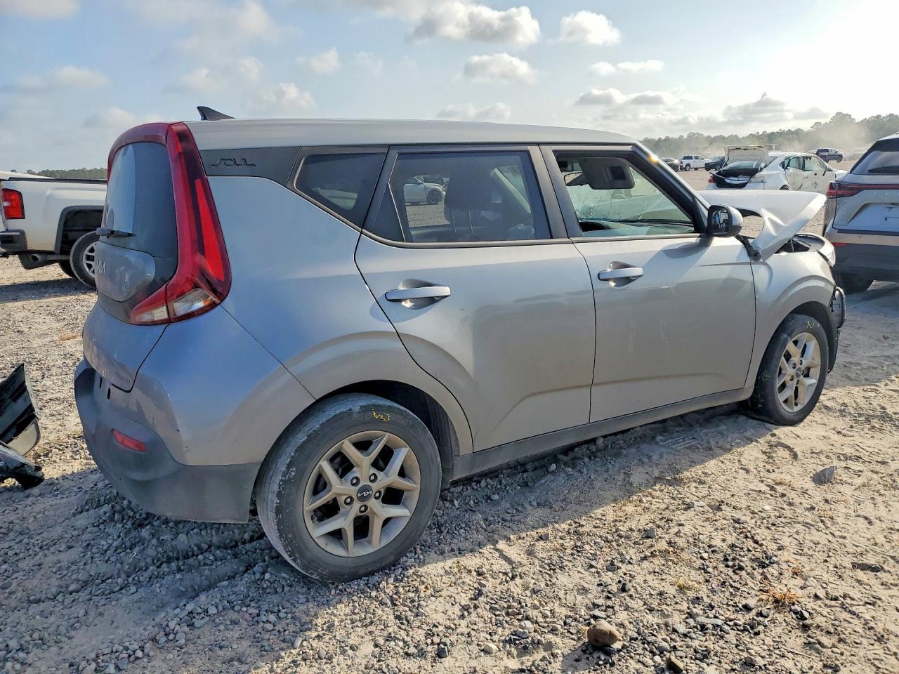 2022 KIA SOUL LX — Фото 3 из 13