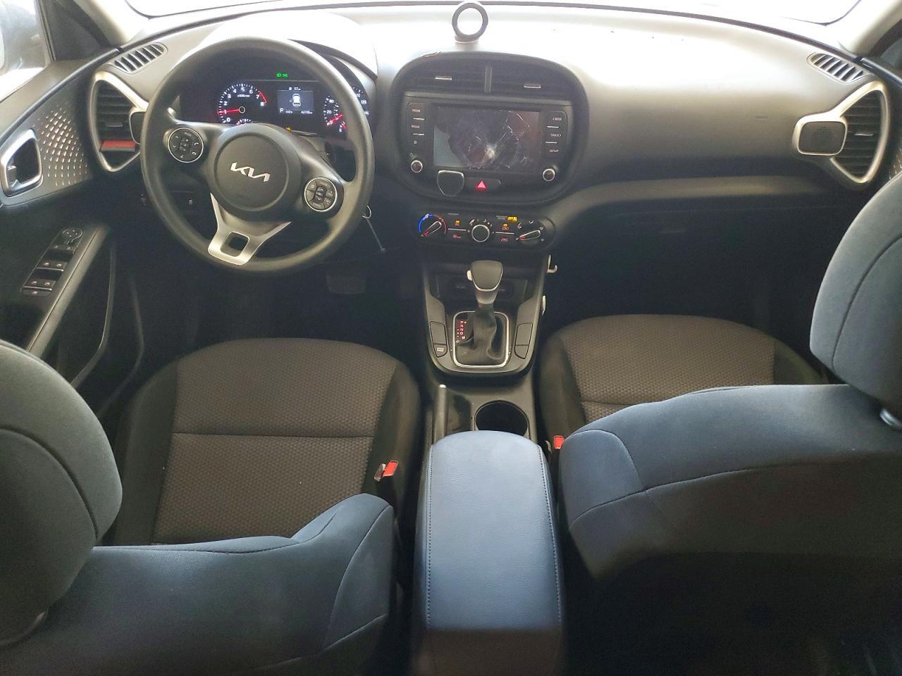 2022 KIA SOUL LX — Фото 8 из 13
