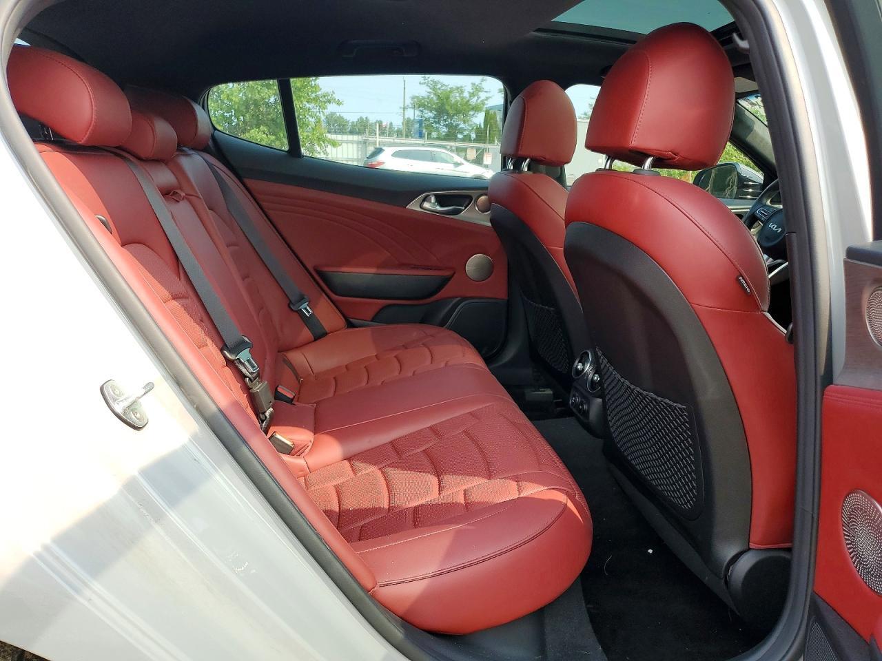 2022 KIA STINGER GT2 — Фото 10 из 13