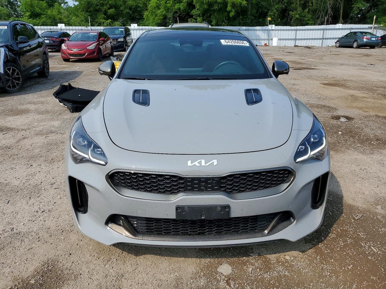 2022 KIA STINGER GT2 — Фото 5 из 13
