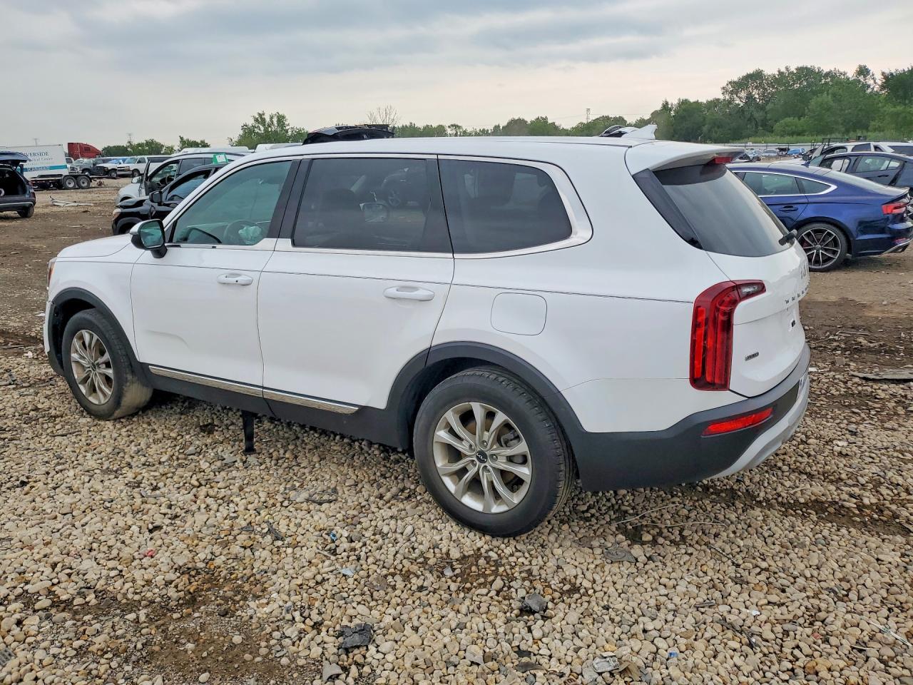 2022 KIA TELLURIDE LX — Фото 2 из 13