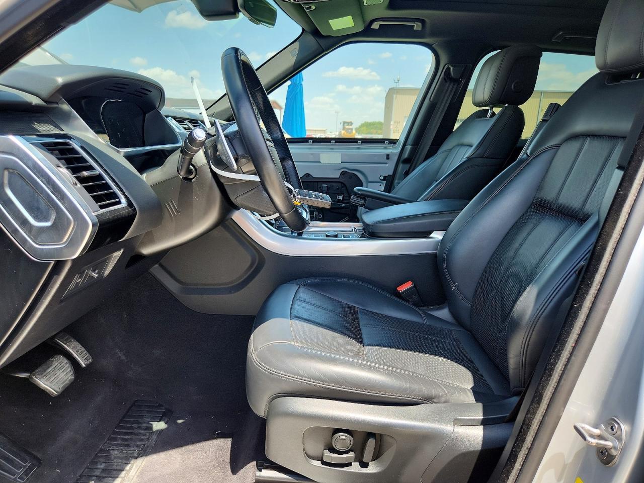 2022 LAND ROVER RANGE ROVER SPORT HSE SILVER EDITION — Фото 7 из 13