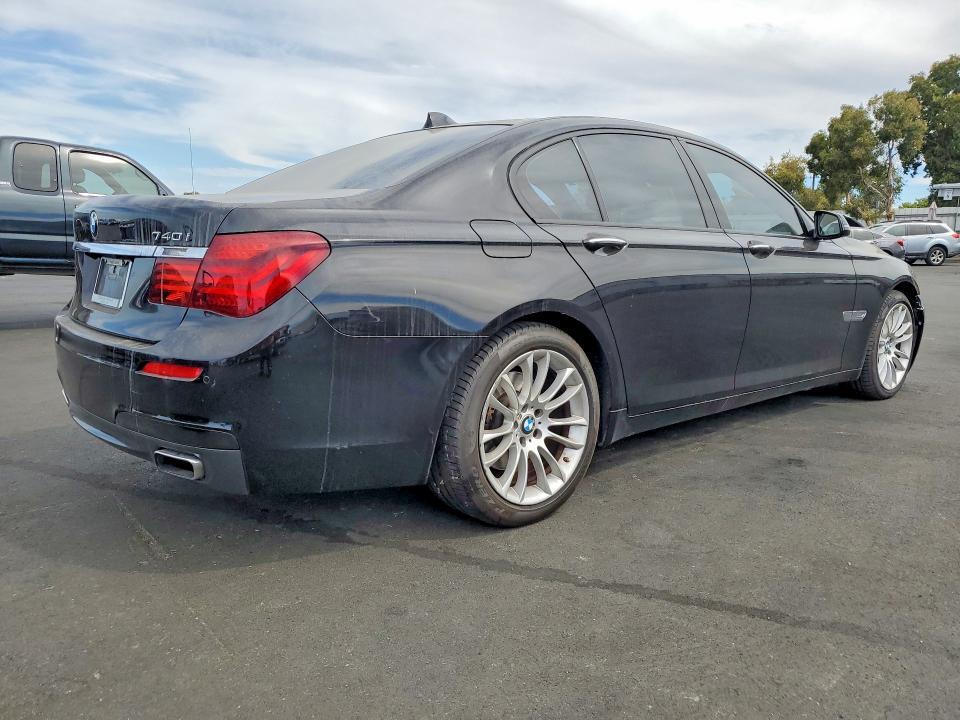 2015 BMW 740 I — Фото 3 из 12