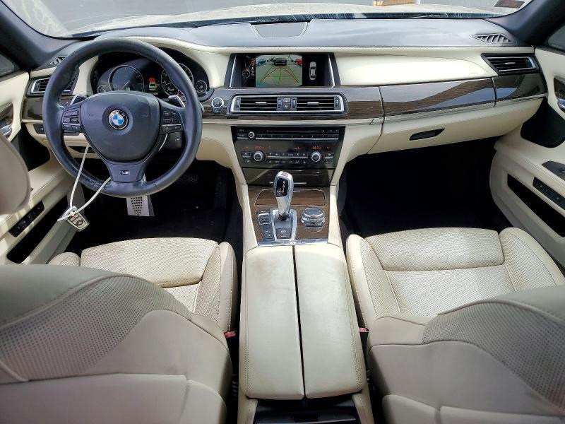 2015 BMW 740 I — Фото 8 из 12