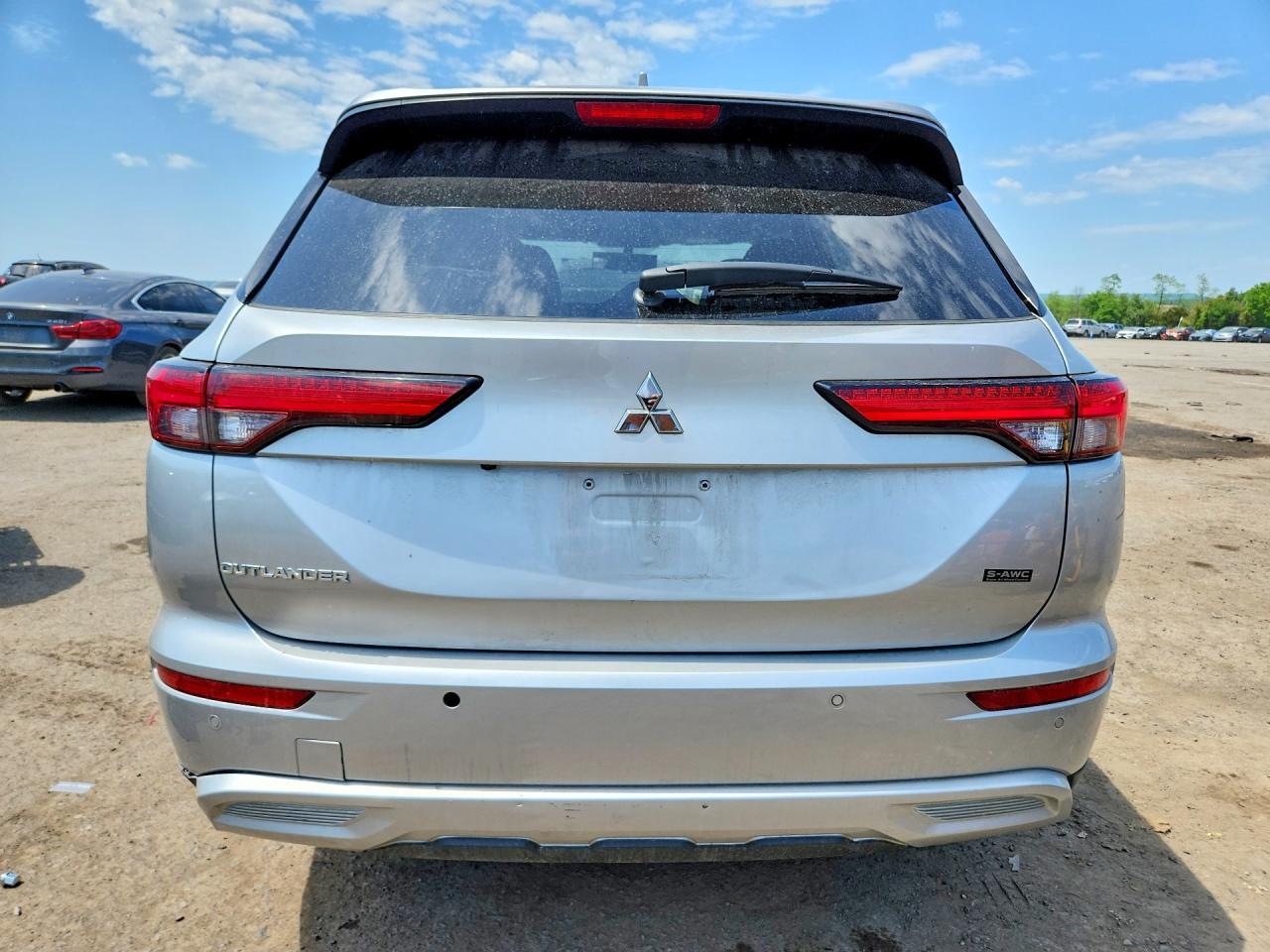 2022 MITSUBISHI OUTLANDER SE — Фото 6 из 13